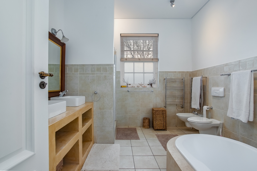 3 Bedroom Property for Sale in Deltacrest Western Cape